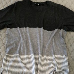 Travis Mathew tshirt